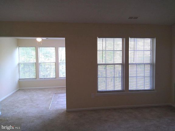 3rd image of 903 Woodbridge Ct Unit J