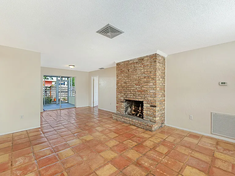 Living room and dining area - fireplace is not useable