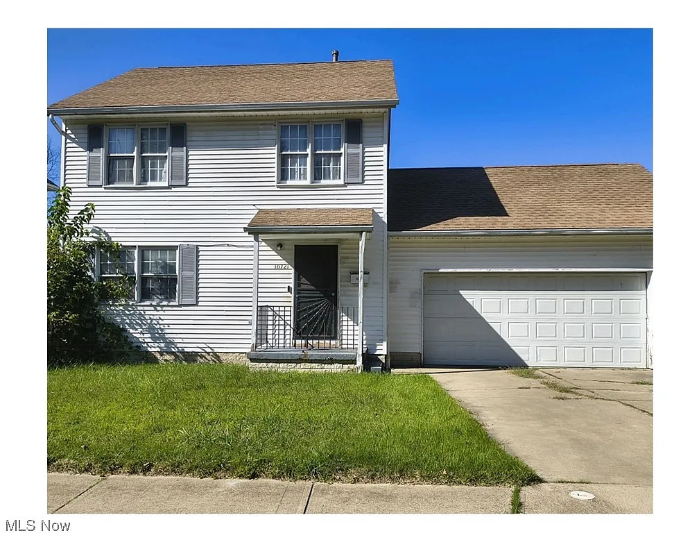 10721 Englewood Ave photo 1