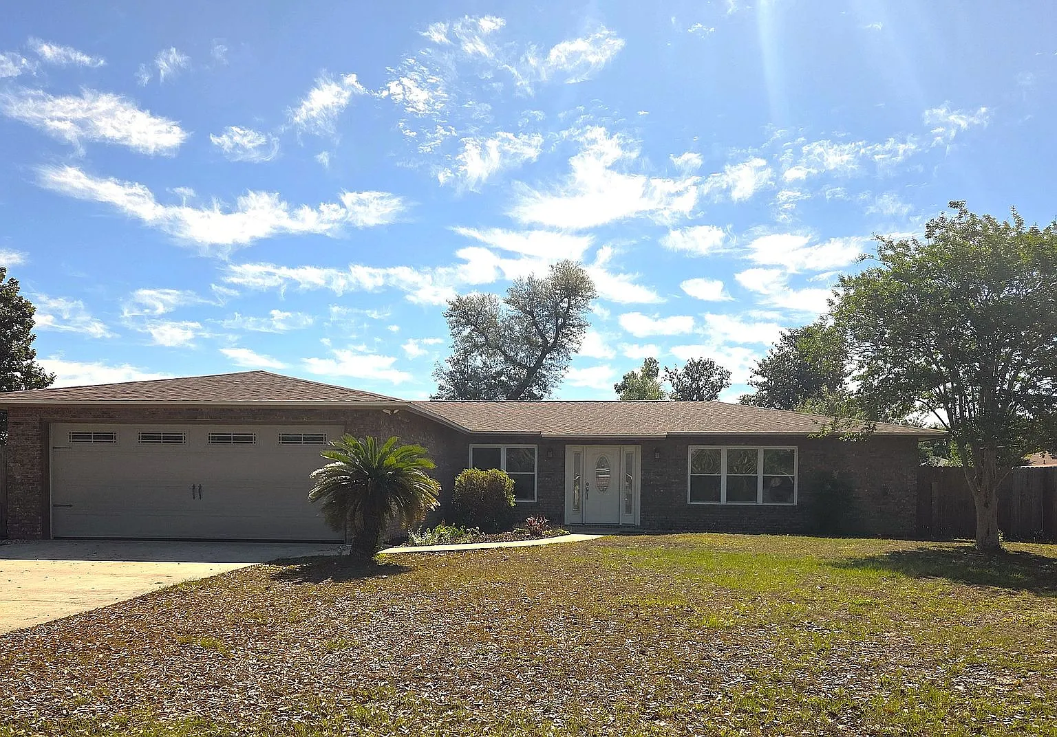 Spacious 3bed/2ba Home In Established, Conveniently Located Neighborhood! *Specail: $500 Off 1st ... — Photo 1