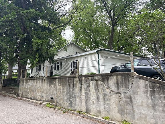 2nd image of 107 Waterbury Rd