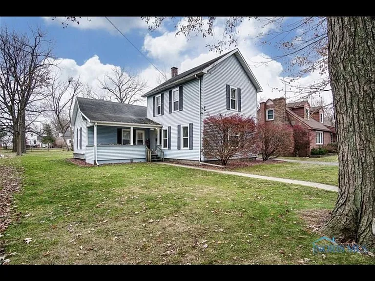 245 Buttonwood Ave — Photo 1