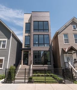 2430 W Moffat St #3, Chicago, IL, 60647