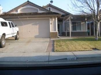 1st image of 725 Oak Brook Dr
