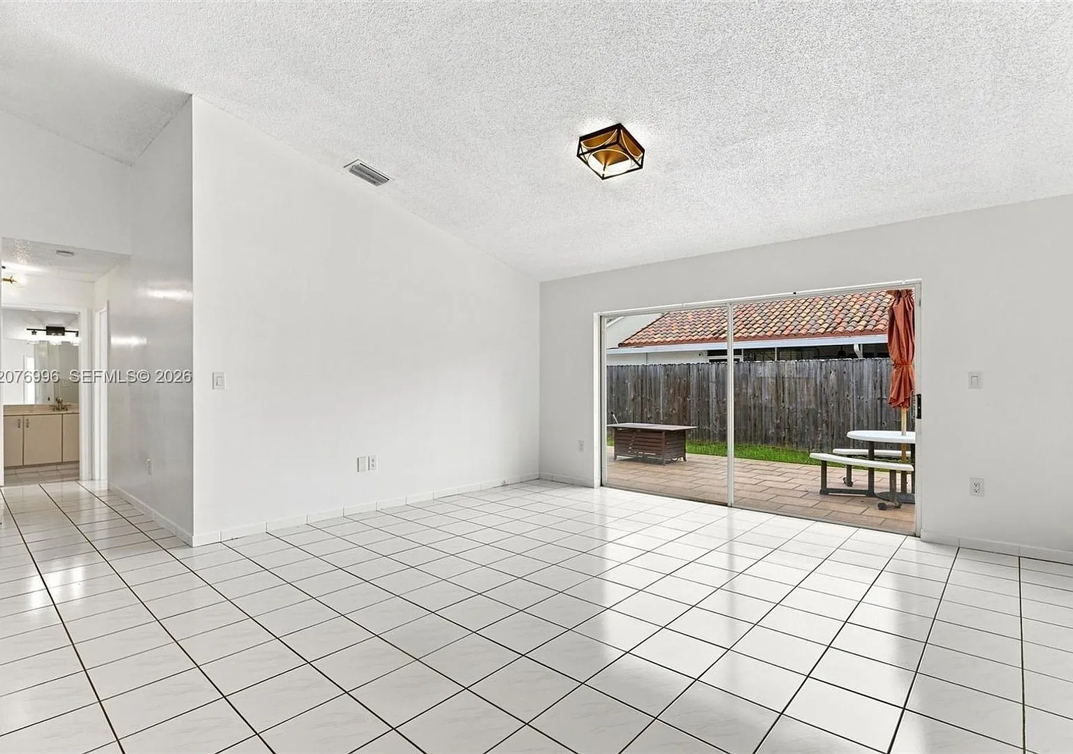 19181 NW 89th Avenue 1, Hialeah, FL 33018 - 6251 — Photo 4