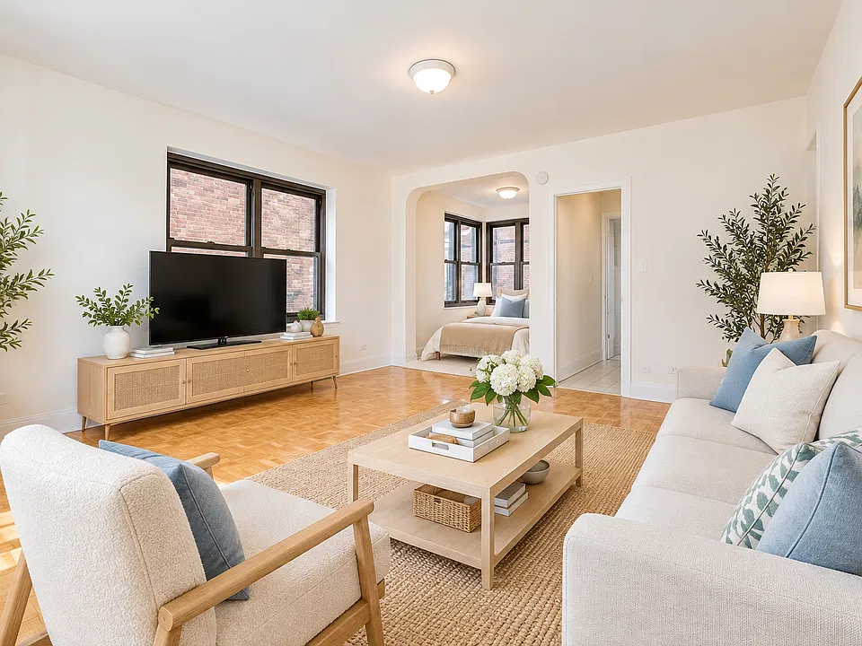 124 E 24th St #1J