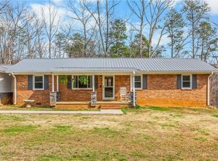 2035 Buffalo Rd, Sandy Ridge, NC 27046