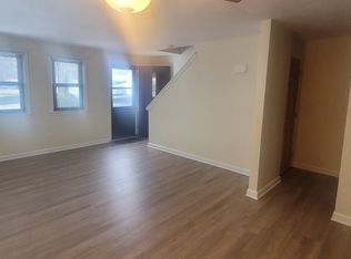 200 Fulton St APT 3, Fall River, MA 02720