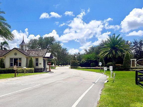 4th image of 15359 Sunnyland Ln