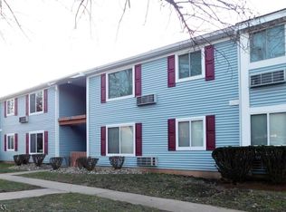 39 Bolton Ct, Somerset, NJ 08873