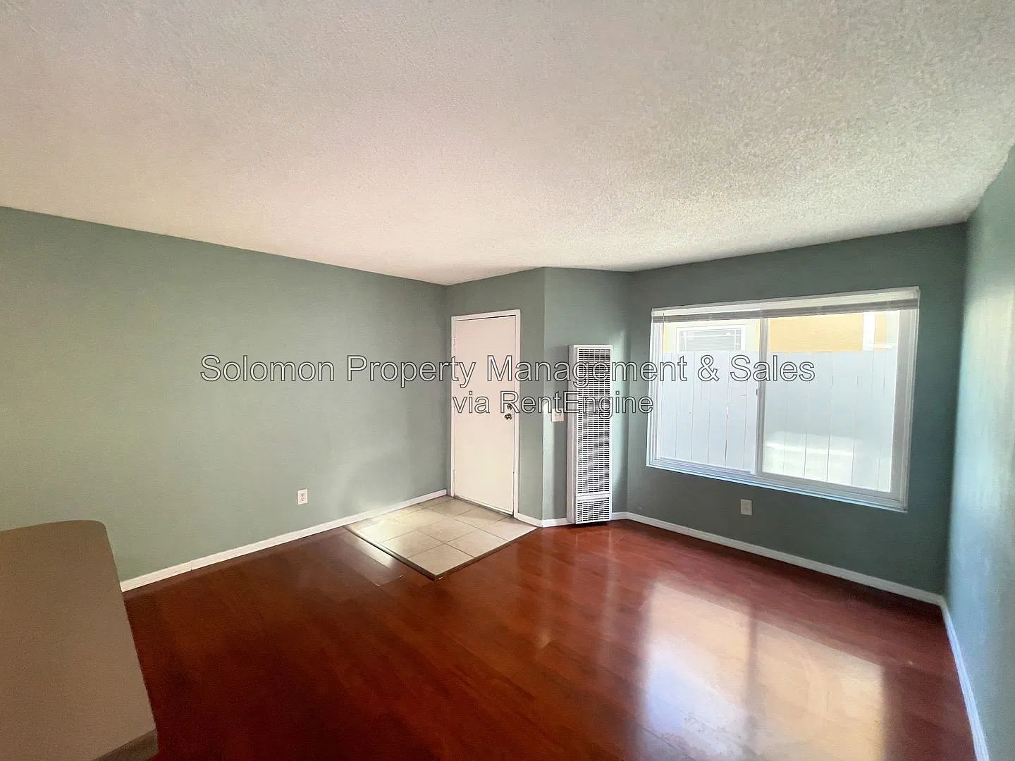 3 bed, 2.0 bath, 1100 sqft, $2,995 — Photo 3