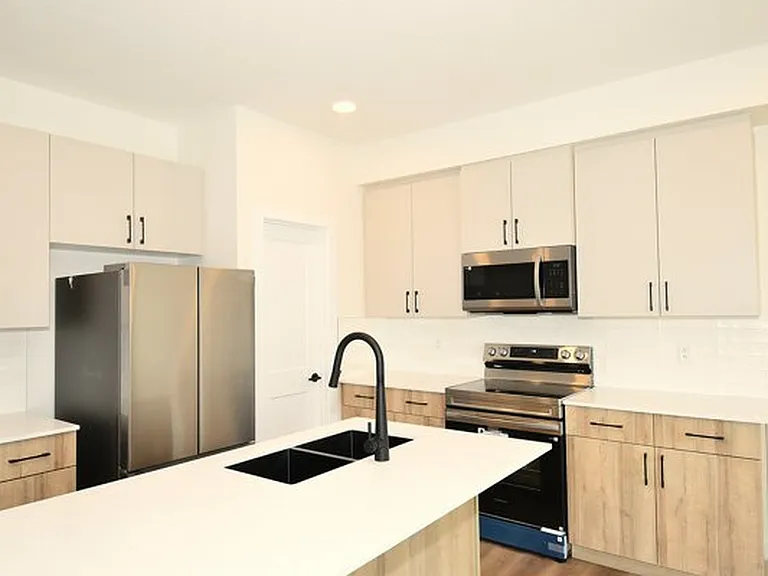 2133 5th Ave SW — Photo 8