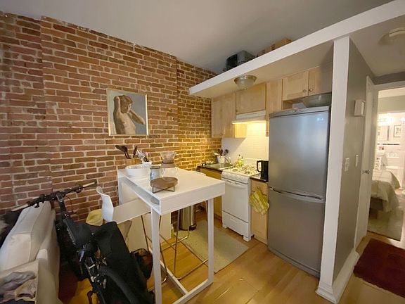3rd image of 212 E 90th St APT 2WR