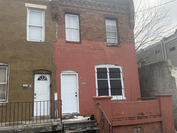 2108 S 60th St, Philadelphia, PA 19142