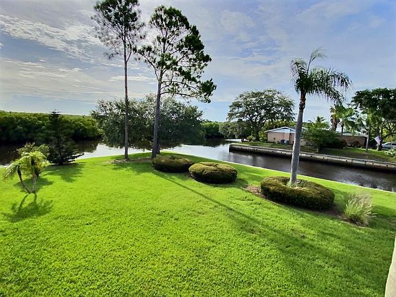 2nd image of 8801 Bay Pointe Dr