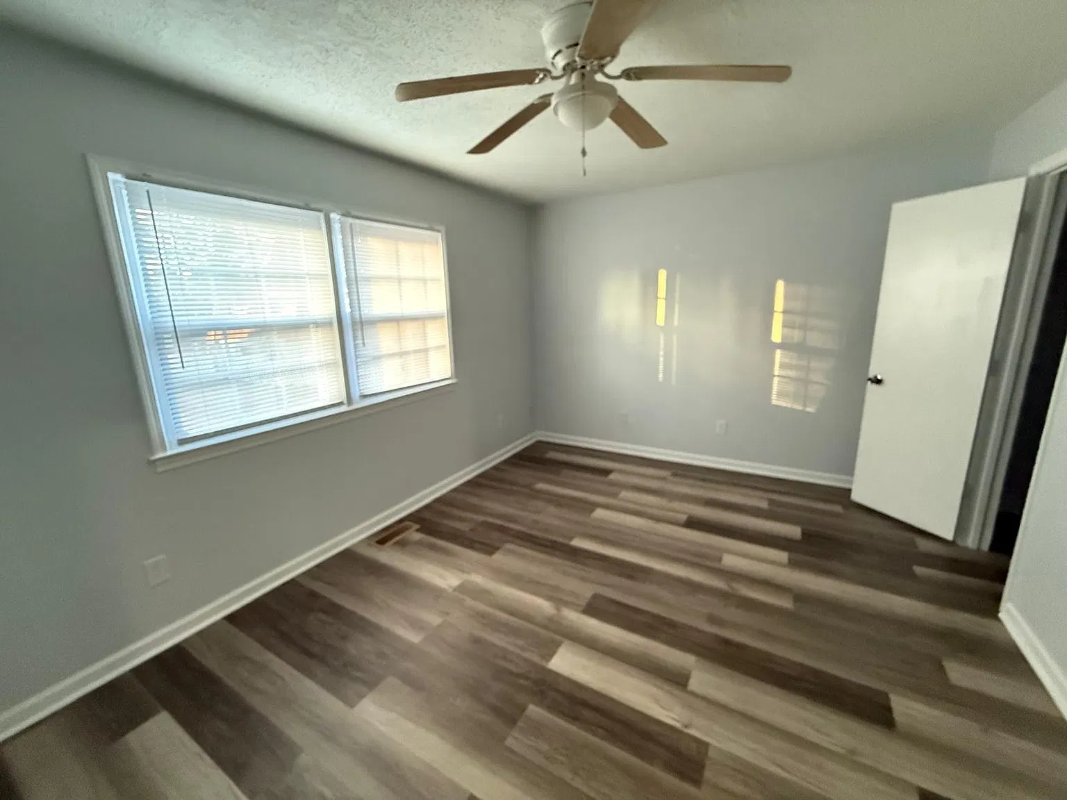 2 bed, 1.5 bath, 1024 sqft, $1,450 — Photo 2