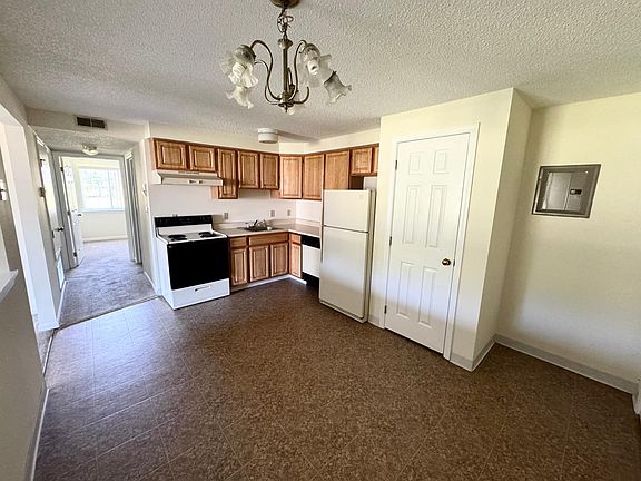 2nd image of 704 Kelly Dr #704