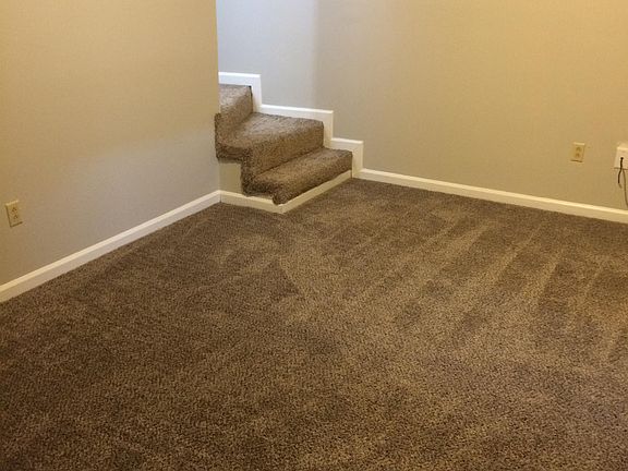 5th image of 718 Marietha Dr #104