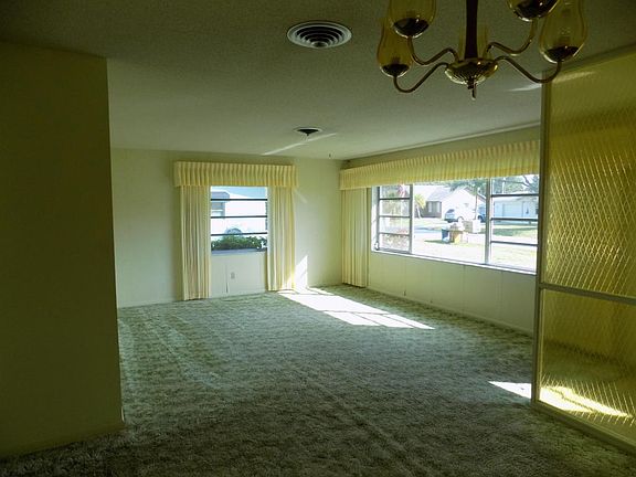 5th image of 300 W Arbor Ave
