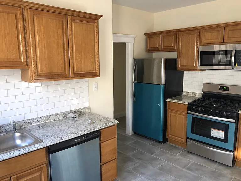 398 Bradford St #1 — Photo 2