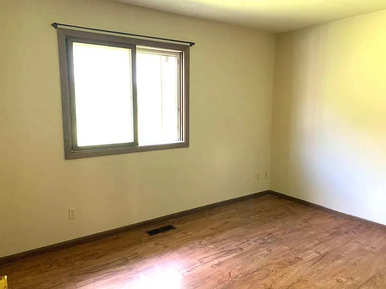 1089 Regency Dr — Photo 19