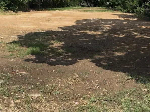 1329 Ash Crescent St, Fort Worth, TX 76104