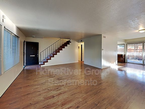 4th image of 3145 Via Grande