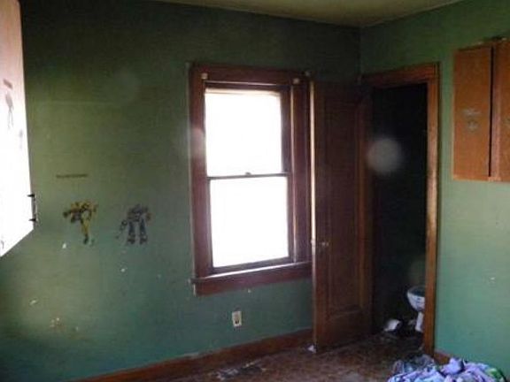 5th image of 114 Furnace St