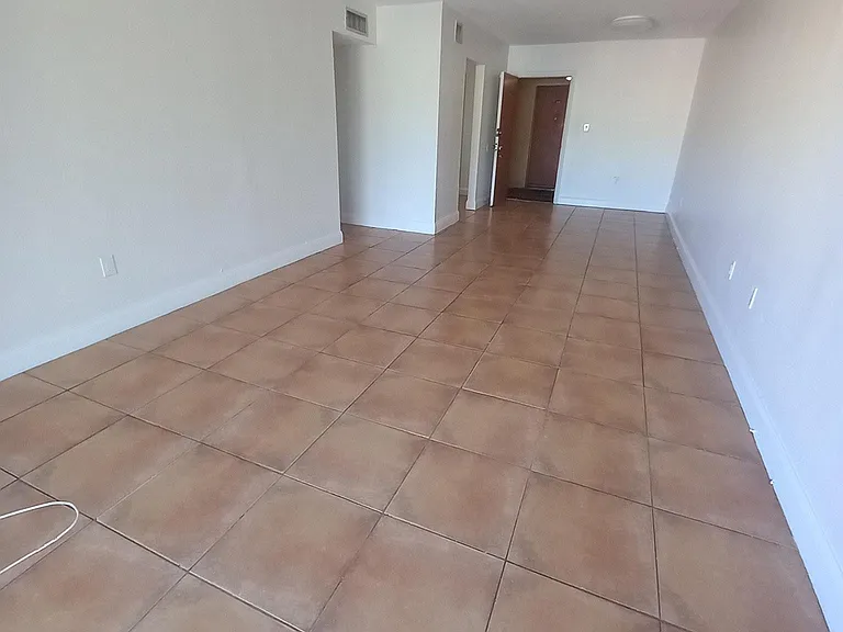 3610 NW 21st St #413 — Photo 9
