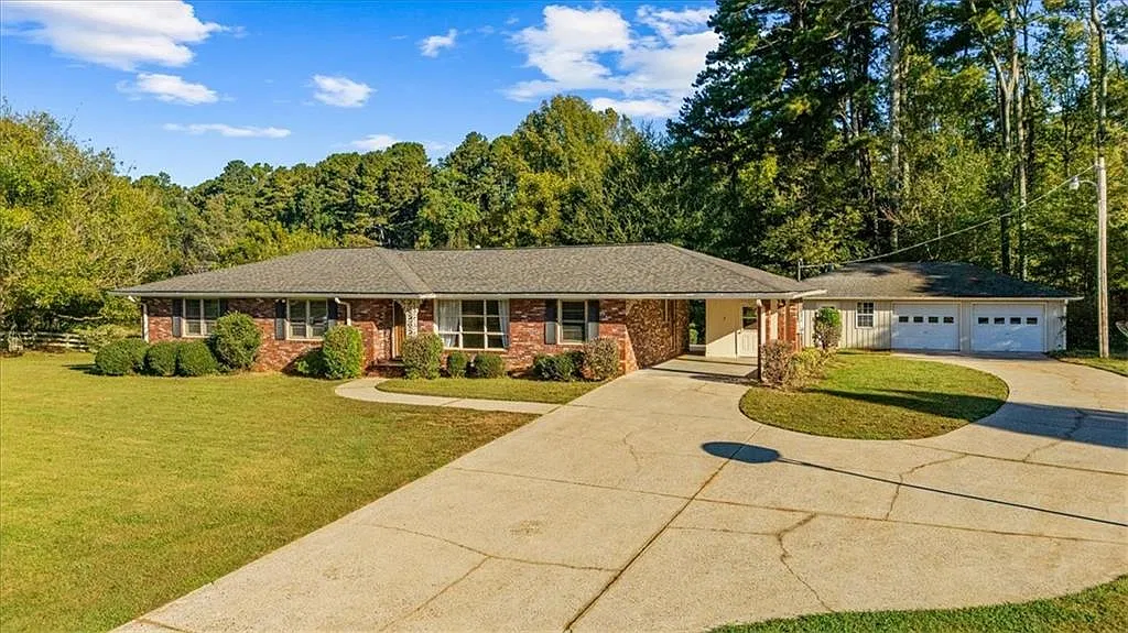 3 bed, 2.0 bath, 1980 sqft, $2,800 — Photo 1