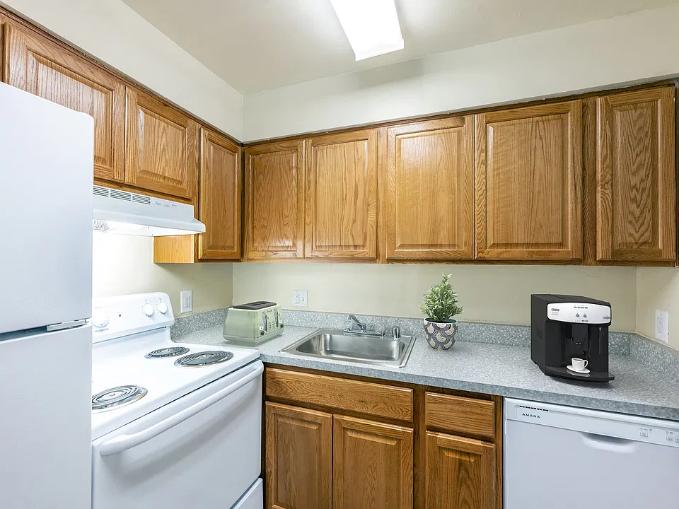Kitchen with breakfast bar