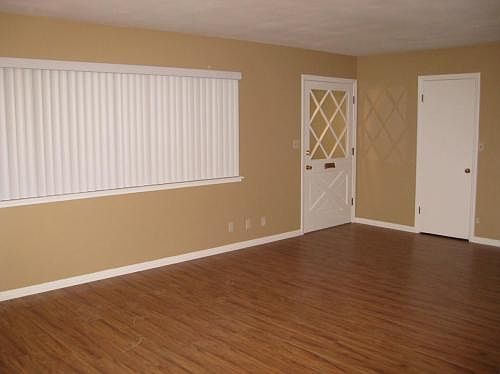 2nd image of 339 Golden Carriage Ln