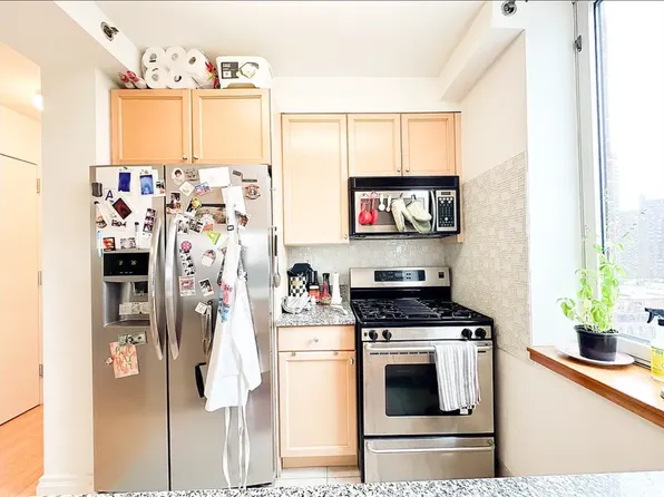 1760 Second Avenue image 17 of 20