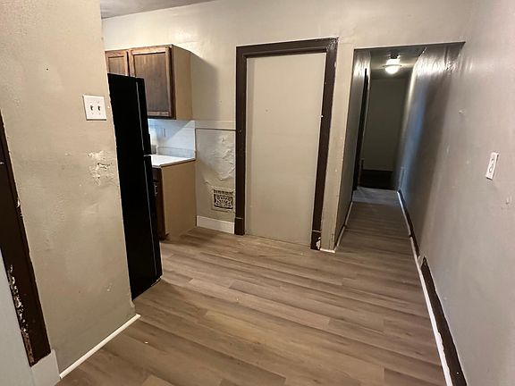 5th image of 5852 Kennerly Ave #5852