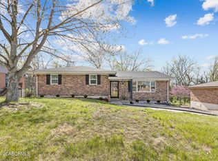 706 Glendale Dr, Jefferson City, MO 65109