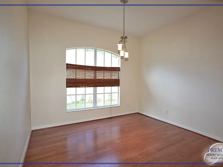 3555 Poinsettia Ave — Photo 21