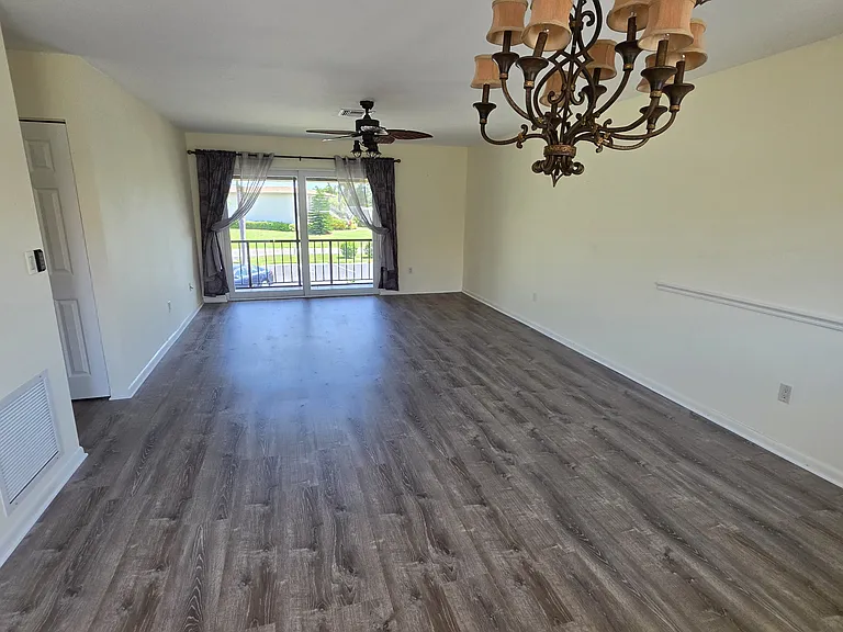175 Palm Dr — Photo 4