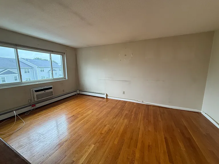12-14 Border St #C1 — Photo 5