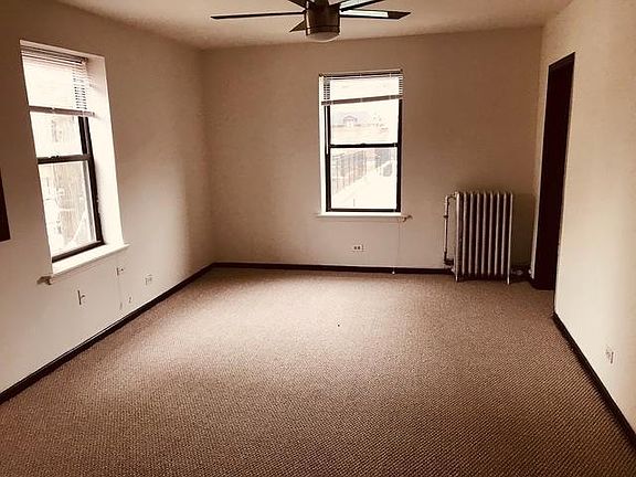 5th image of 3933 N Clarendon Ave APT 206A