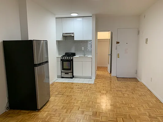 Rented by Buchbinder & Warren | media 11