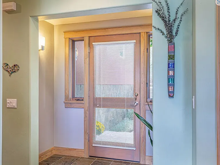 43 Ophir Dr — Photo 3