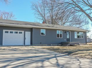 607 S McCornell Ave, Parkers Prairie, MN 56361