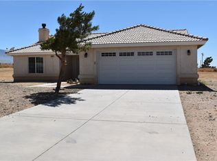 10434 Middleton Rd, Phelan, CA 92371