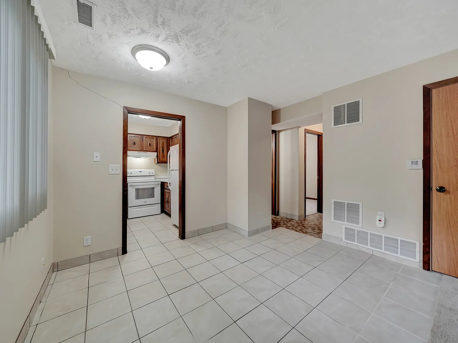 1801 Knox Street — Photo 4