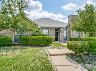 2006 Hearthstone Dr, Carrollton, TX 75010