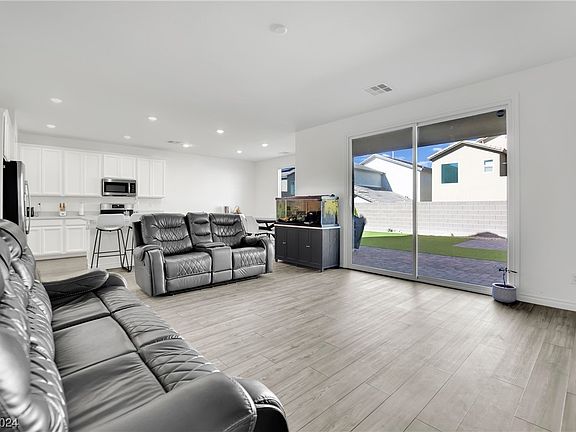 3rd image of 6856 Bayou Hollow Ave