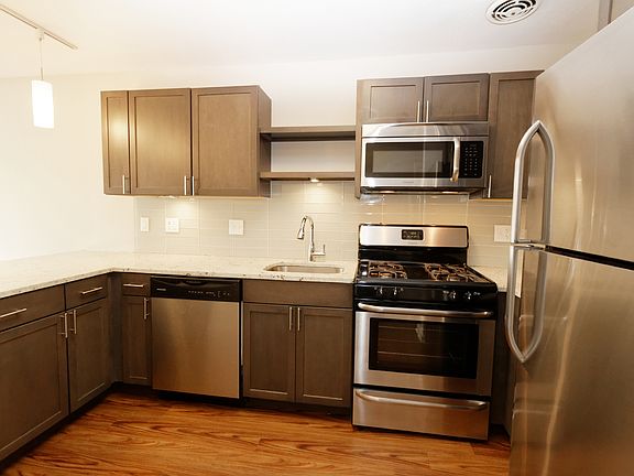 3rd image of 1704 N North Park Ave #2M