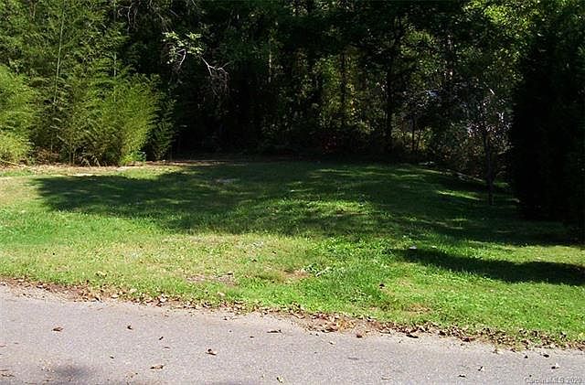 1st image of 214 Springs Dr
