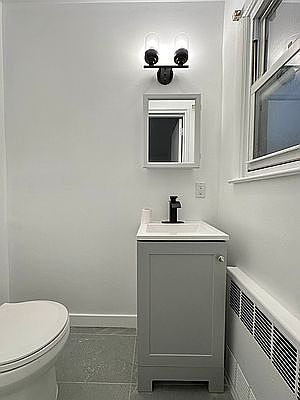 4th image of 22-06 Clintonville St #2
