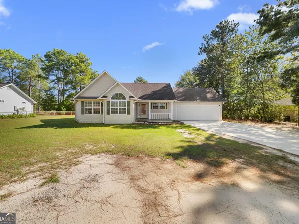 715 S Rountree St, Metter, GA 30439